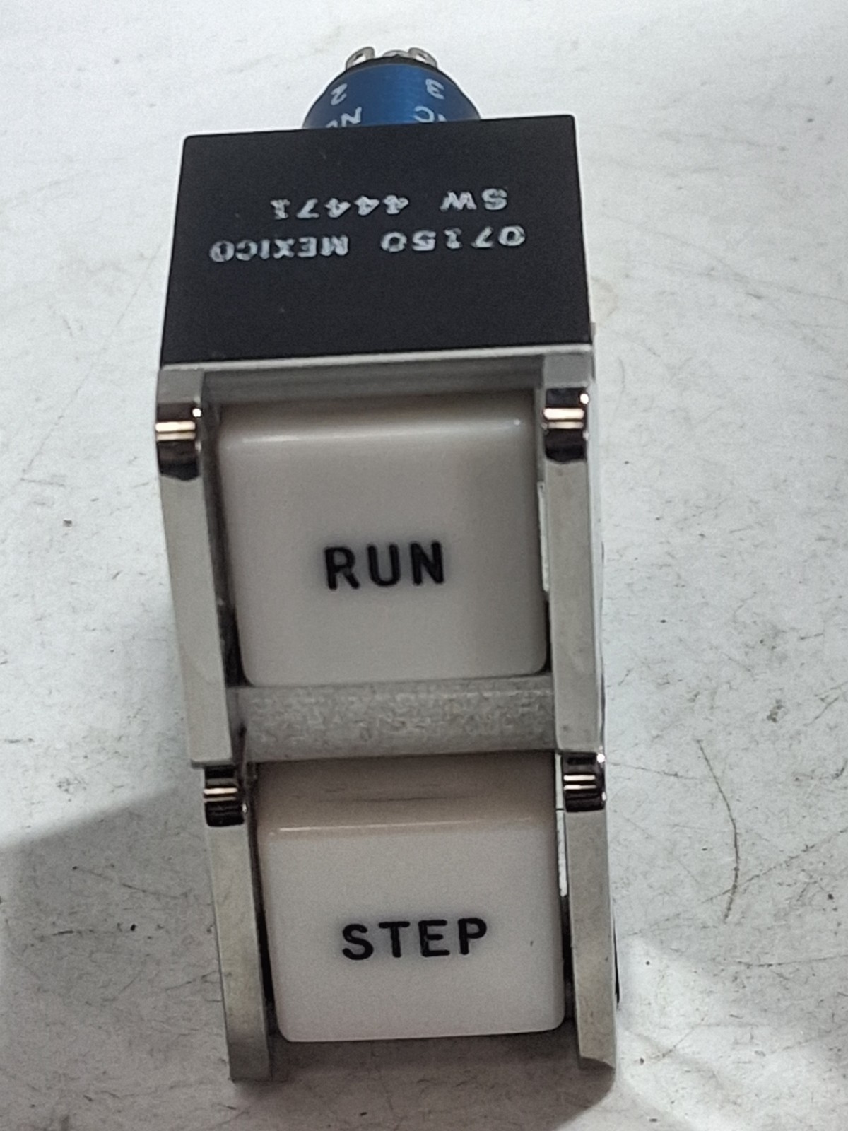 ELECTRO-MECH SW 44471 PUSHBUTTON (RUN-STEP) NNB