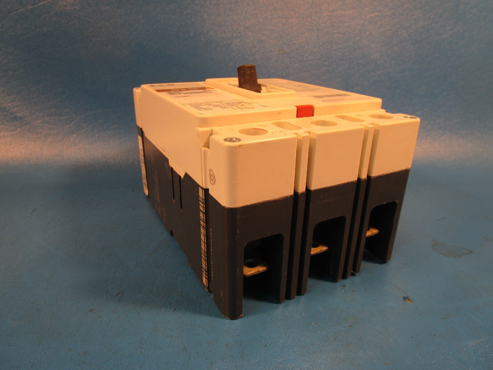 Eaton HFDDC3200WF01, Molded Case Breakers (MCCBs) HFD 3P 200A 600V 50/60Hz 3Ph F