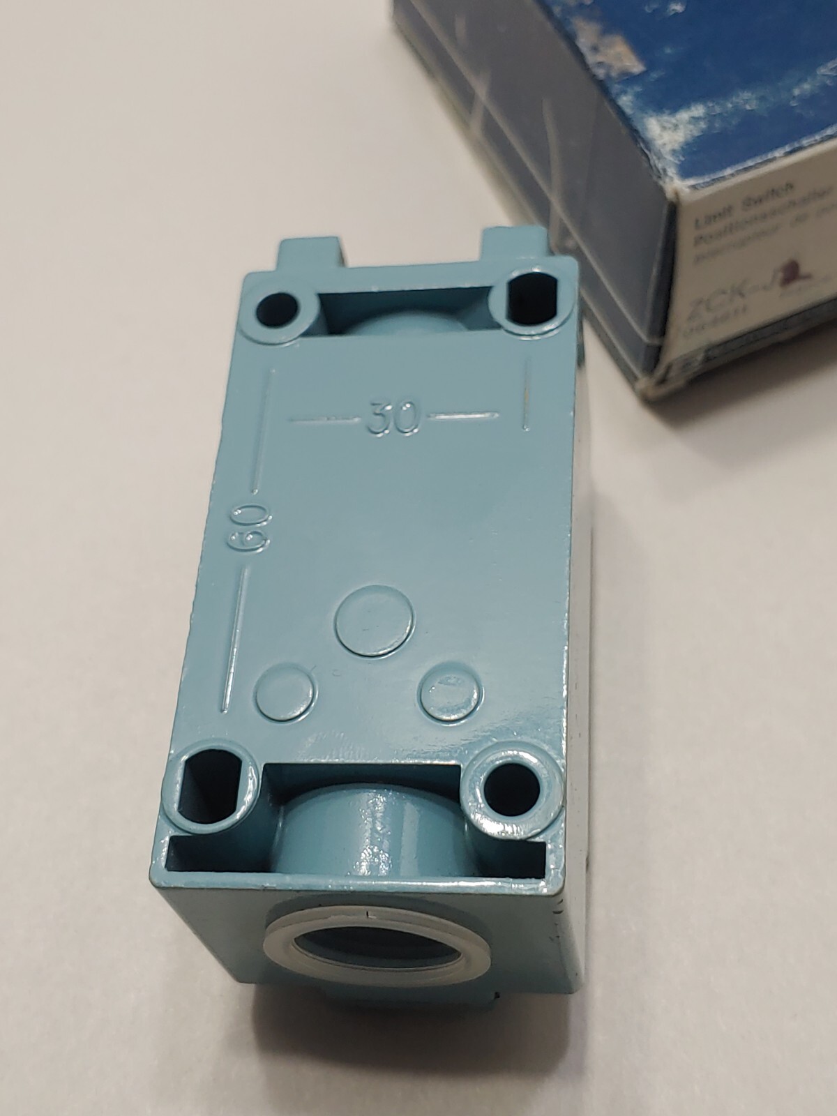 TELEMECANIQUE ZCK- J2 LIMIT SWITCH BODY XCK-J NEW OPEN BOX