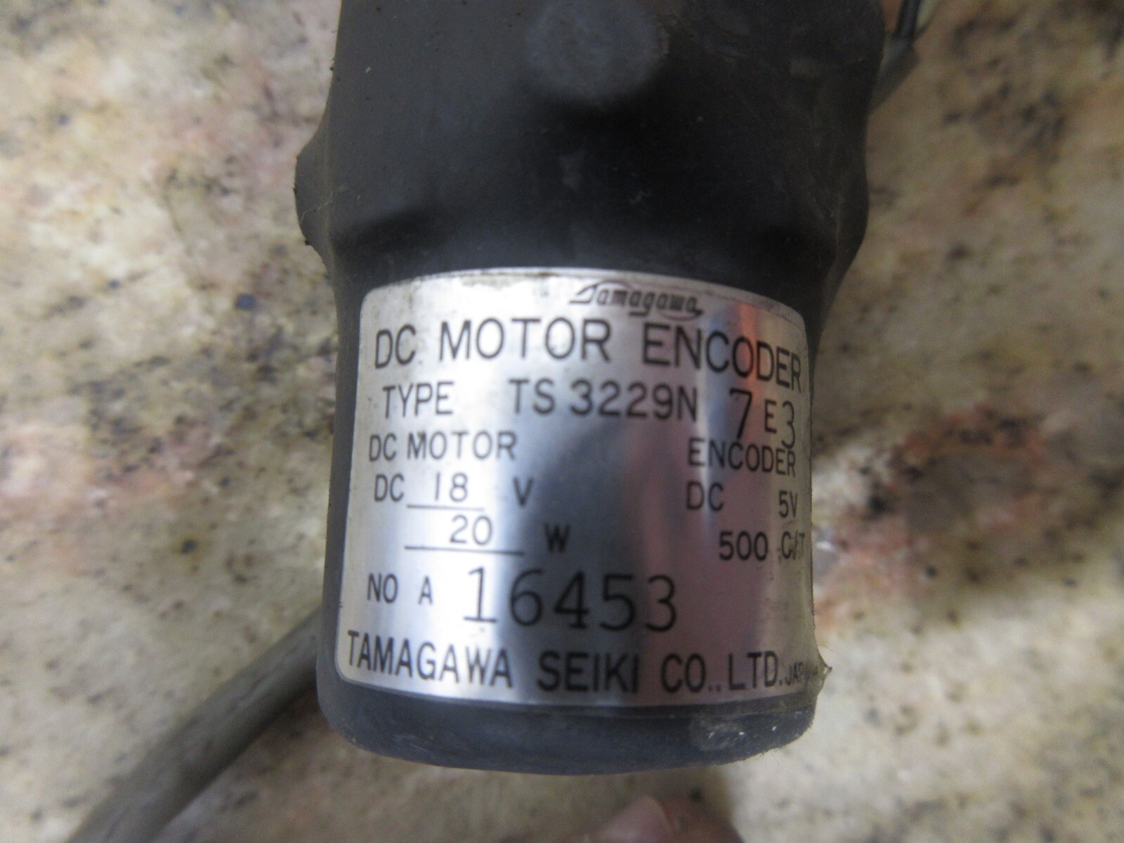 TAMAGAWA DC MOTOR ENCODER TS 3229N 7E3 18V 20W 16453