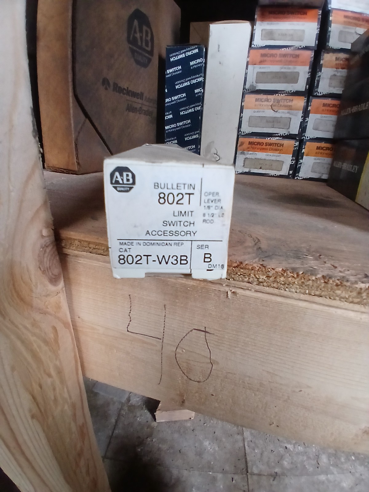 New Allen‑Bradley 802T‑W3A Series B Rod‑Type Operating Lever R-703