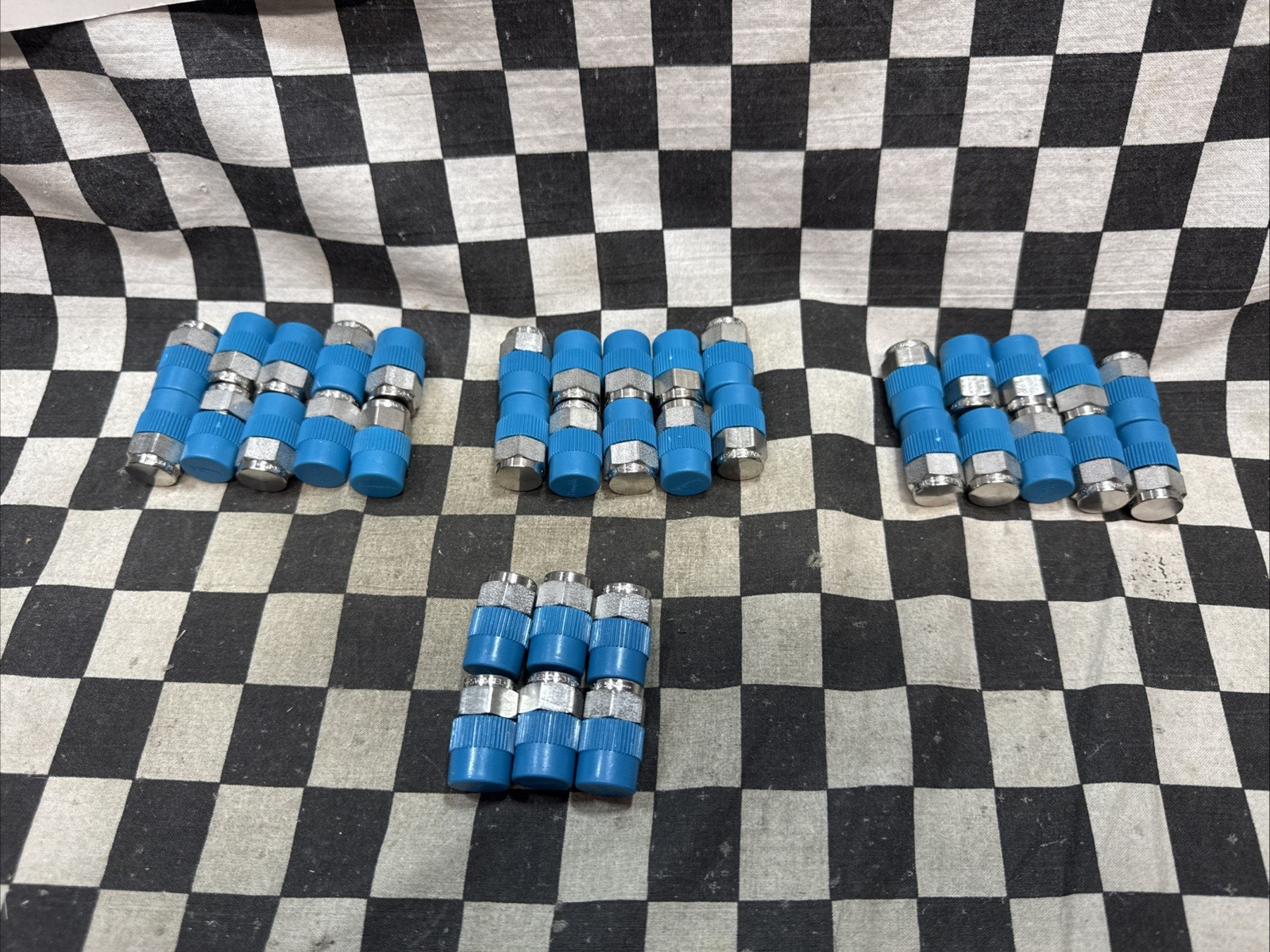 LOT OF 36, SWAGELOK SS-4-P, SS4P, Pipe Plug 1/4″ NPT, SST, SHIPSAMEDAY #1556D