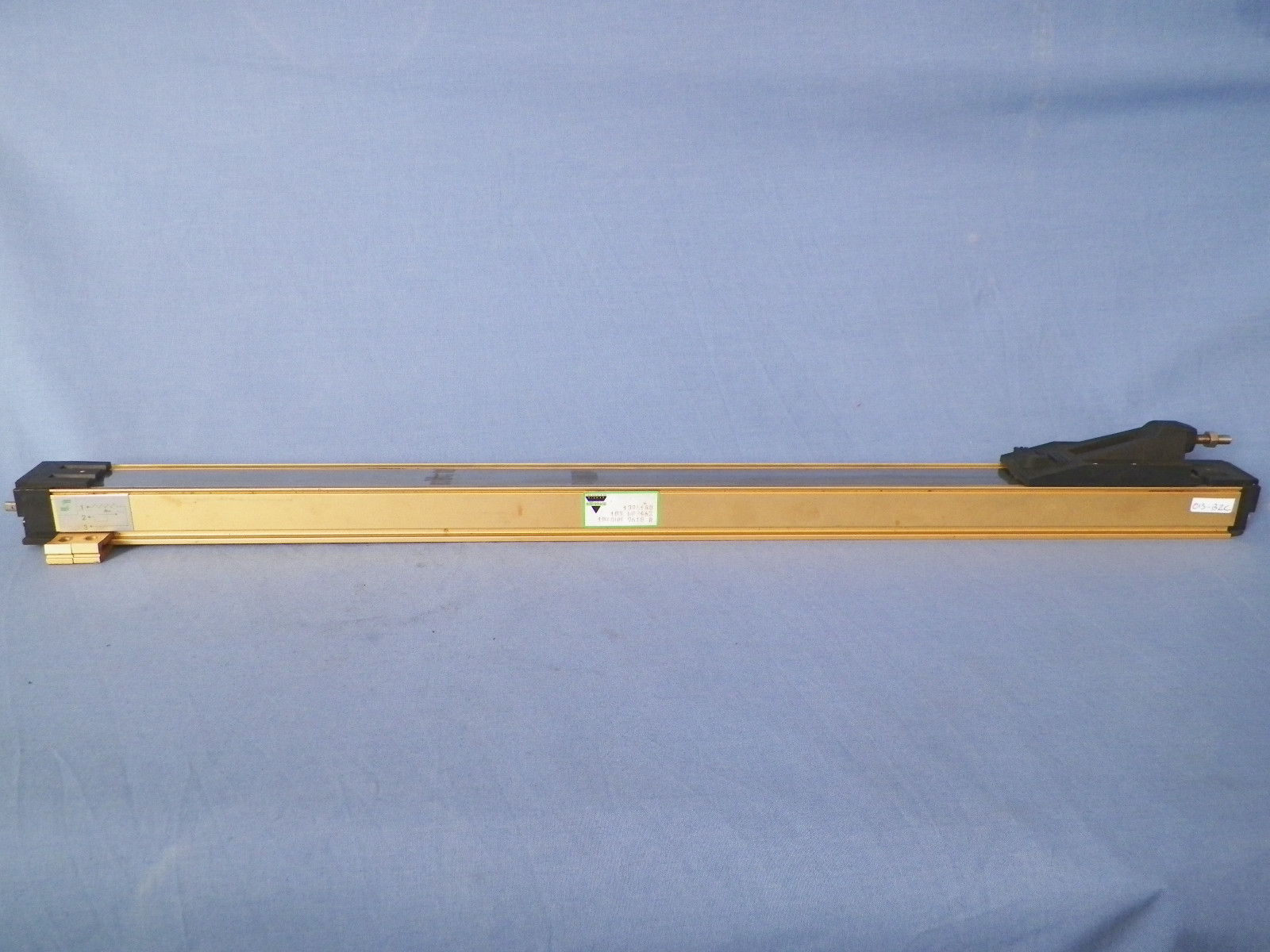 Sfernice Vishay 138L18D Linear Transducer overall length 24″ (61 cm) 10KOhm