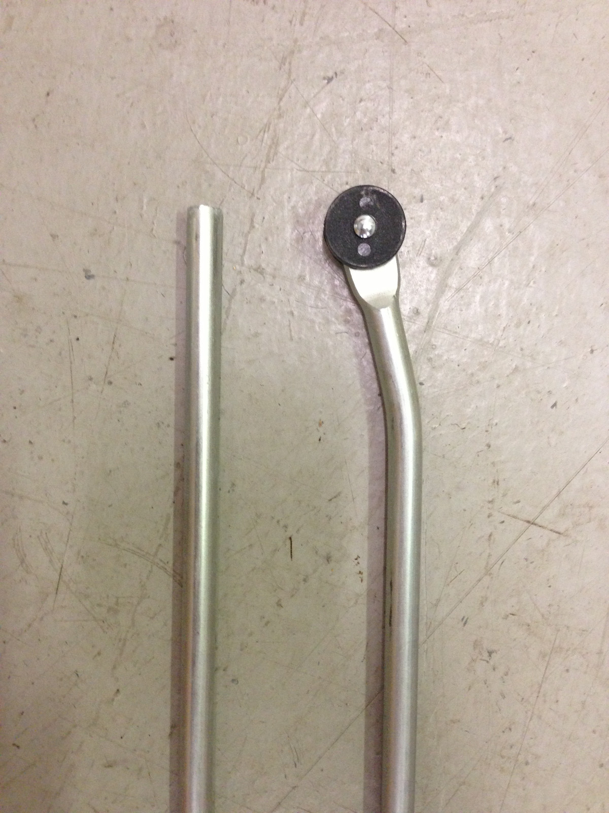 Metal Round Rods (2 pcs). 900 mm long
