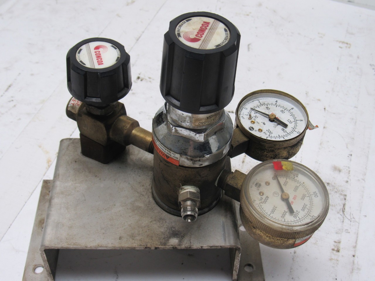 Concoa 6012324-01-580 Dual-stage Regulator Compressed Gas Regulator