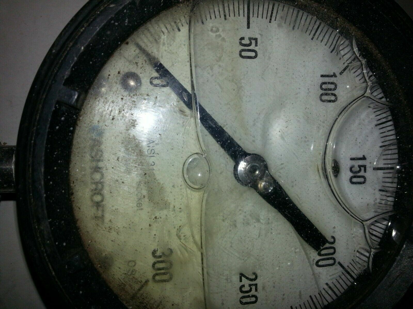 Ashcroft Pressure Gauge 0-300 PSI AISI 316 SS Tube Socket Welded Liquid Filled