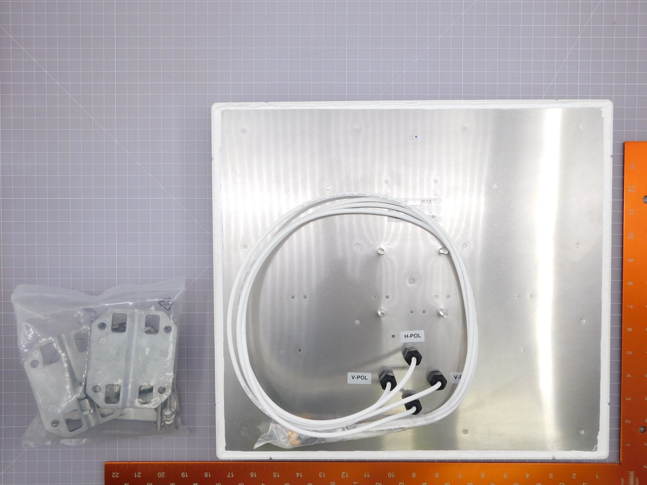 EXTREME NETWORKS AIO-DQ15021-RPSMA 15 dBi In/Out Sector 21 Deg RPSMA X128142
