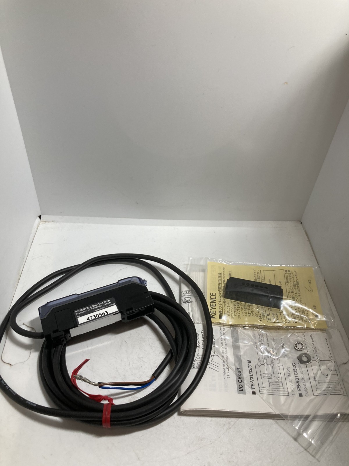 KEYENCE FS-V21RP DIGITAL FIBER SENSOR 12-24VDC CLASS 2 PHOTOELECTRIC SENSOR NNB