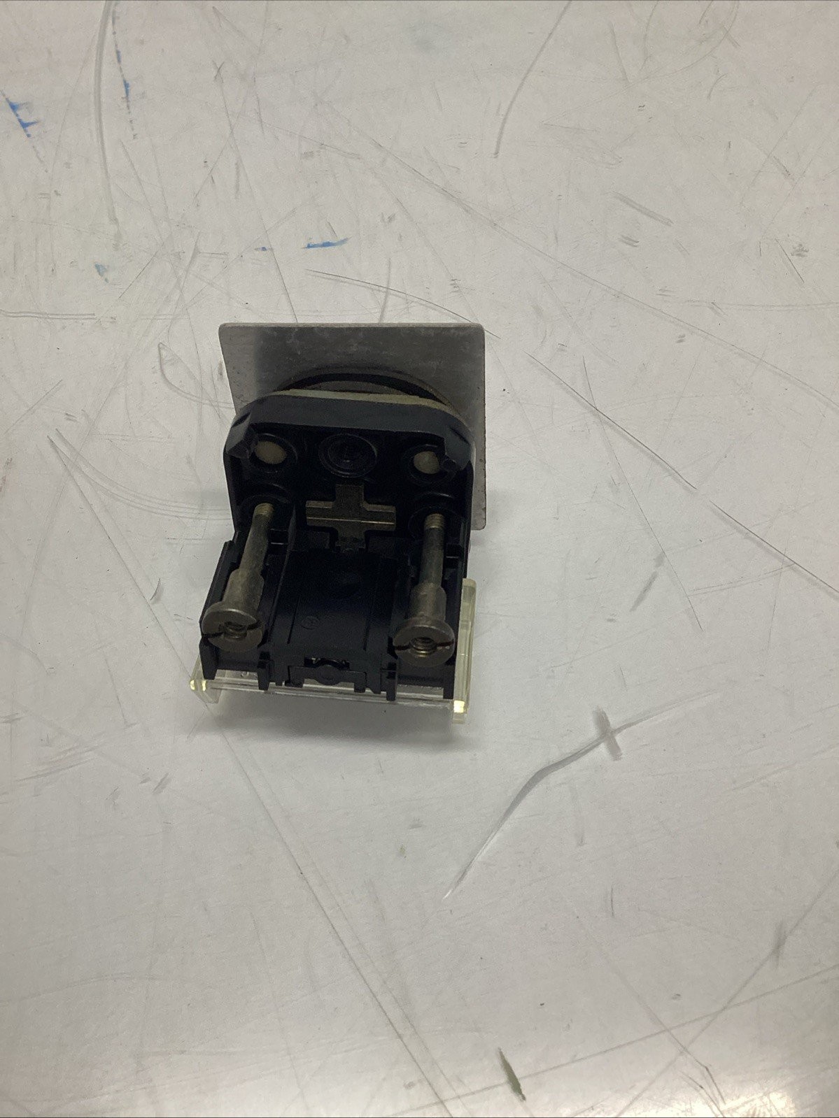 Allen Bradley 800T-B, Series T, NEMA 4,13 Red Push Button Q-608