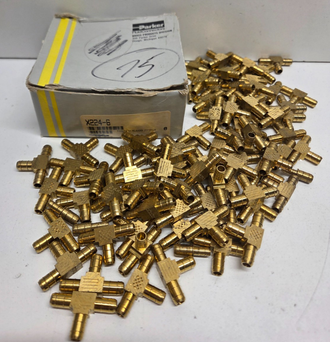 LOT OF 80 NEW IN BOX! PARKER 1/4″ BARBED UNION TEES X224-6