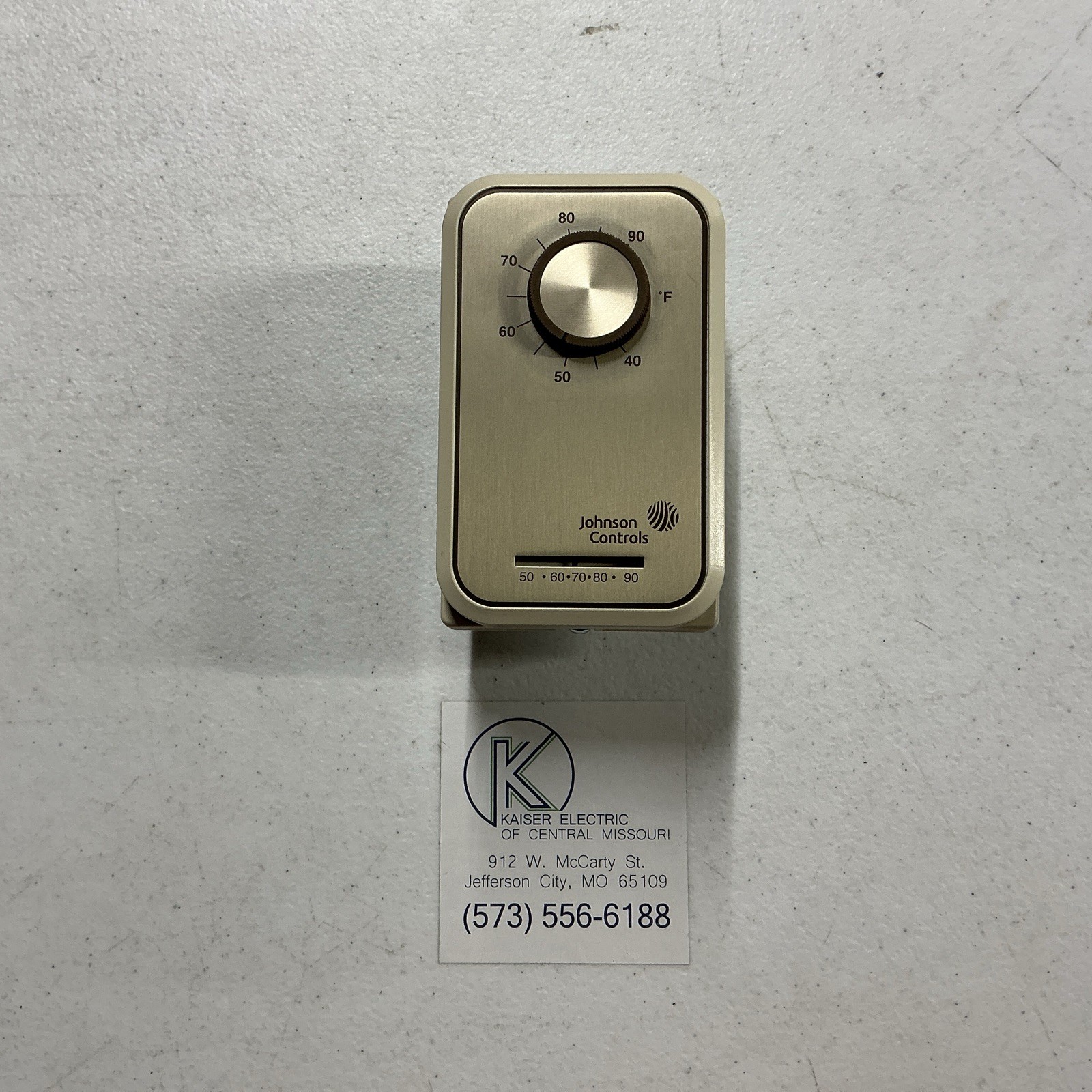 JOHNSON CONTROLS T26S-18C Line Volt NP Analog Tstat 1H/1C No Original Package