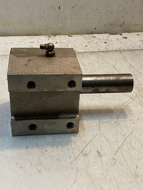 Overhung Load Adapter HD1 25mm Shaft OD 25mm Bore 10mm Holes 6″ L 3-1/16″ W