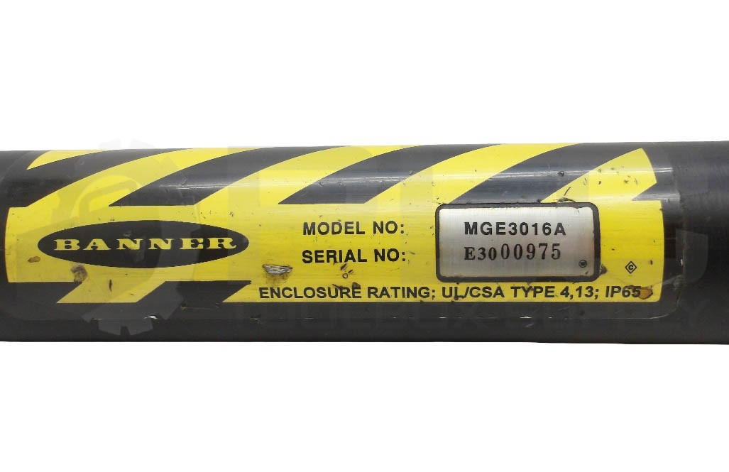 BANNER MGE3016A LIGHT CURTAIN EMITTER 30″