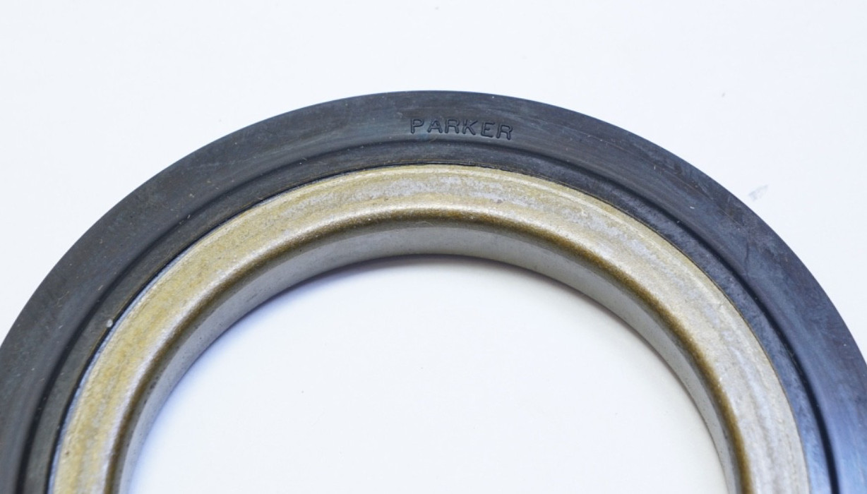 New OEM Parker 1750-2630-290EOUA1N Bore Dia 2.63 Shaft Dia 1.75, 0.290 NBR
