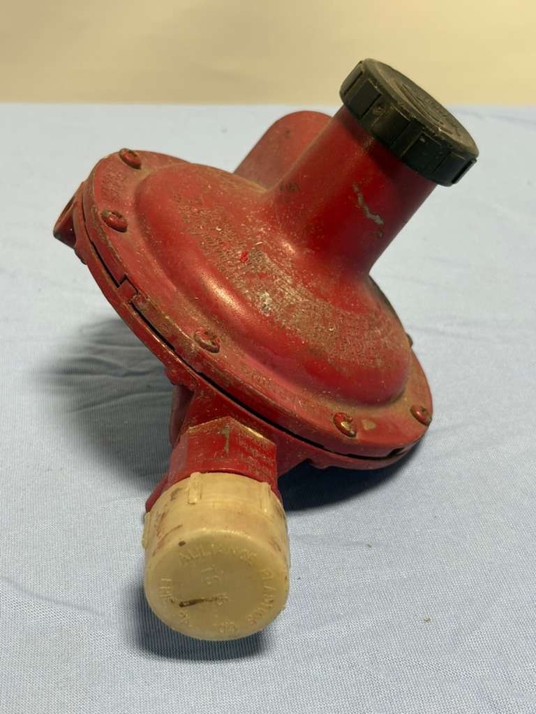 Rego Compressed LP-Gas Back Mount Regulator LV 4403