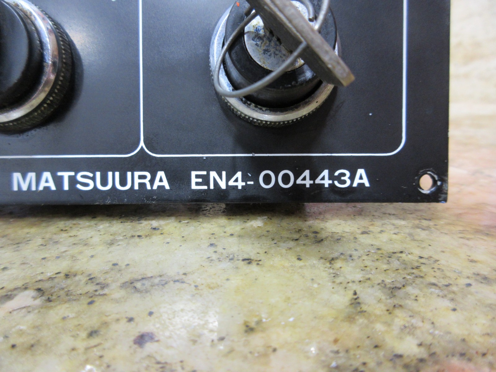 MATSUURA MC-500V2 CNC VERTICAL MILL EN4-00443A MGX-10B OPERATOR CONTROL PANEL