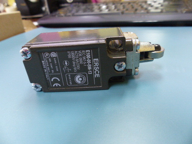 Ersce E100-00-BM-13 Qty of 1 per Lot 30mm Limit Switches AC15 6A/230V