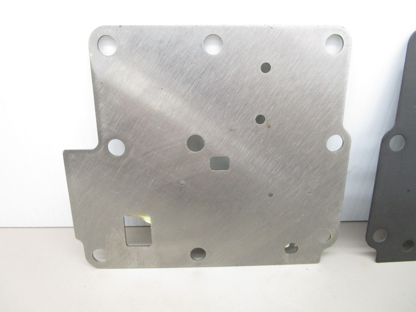 Allison B400 Transmission Retarder Valve Plate Set 29529294 29537643