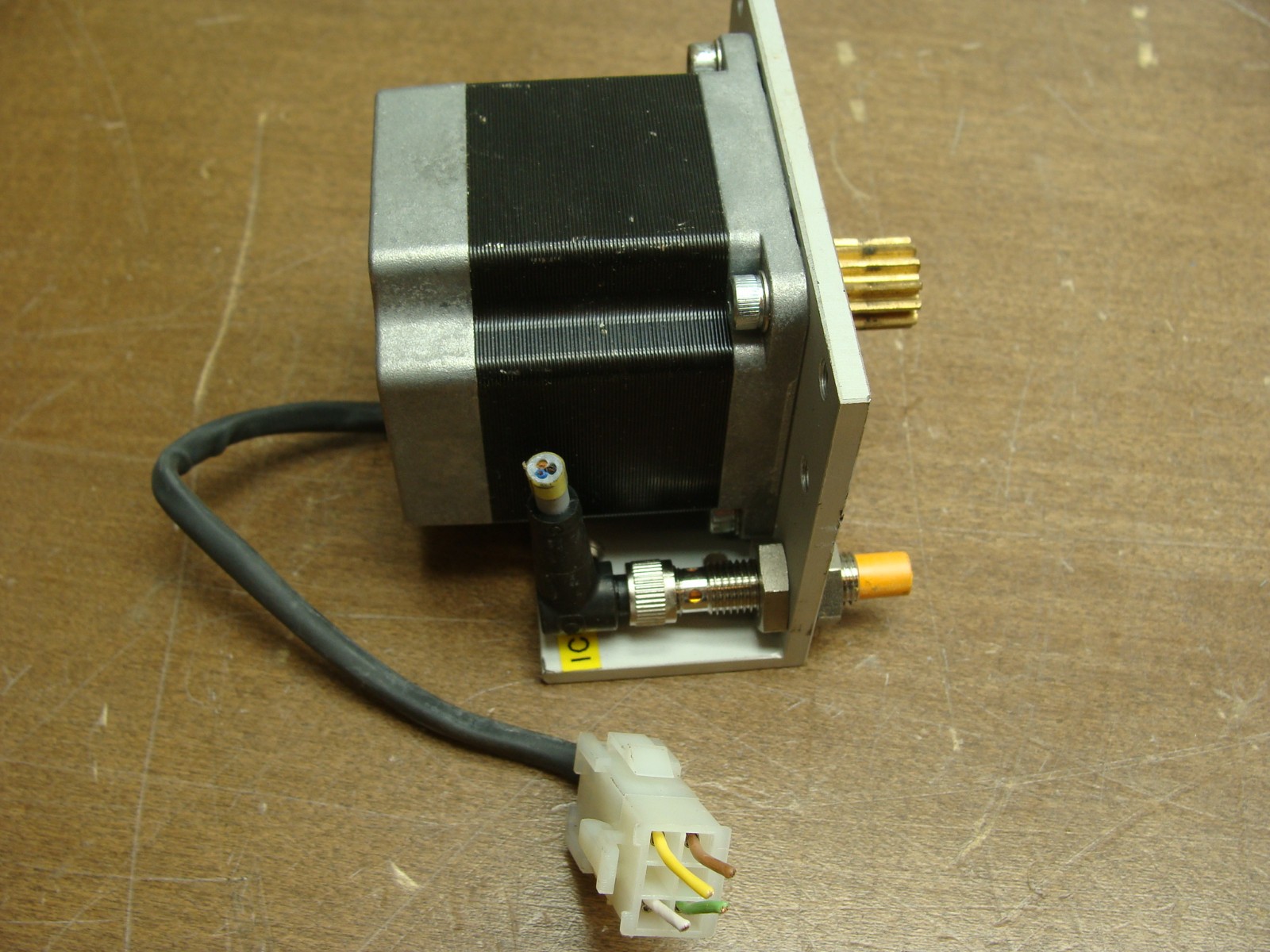 ORIENTAL MOTOR CO VEXTA STEPPING MOTOR 2 PH 1.8°/STEP PK266-E2.0A 2A DC 1.8Ω
