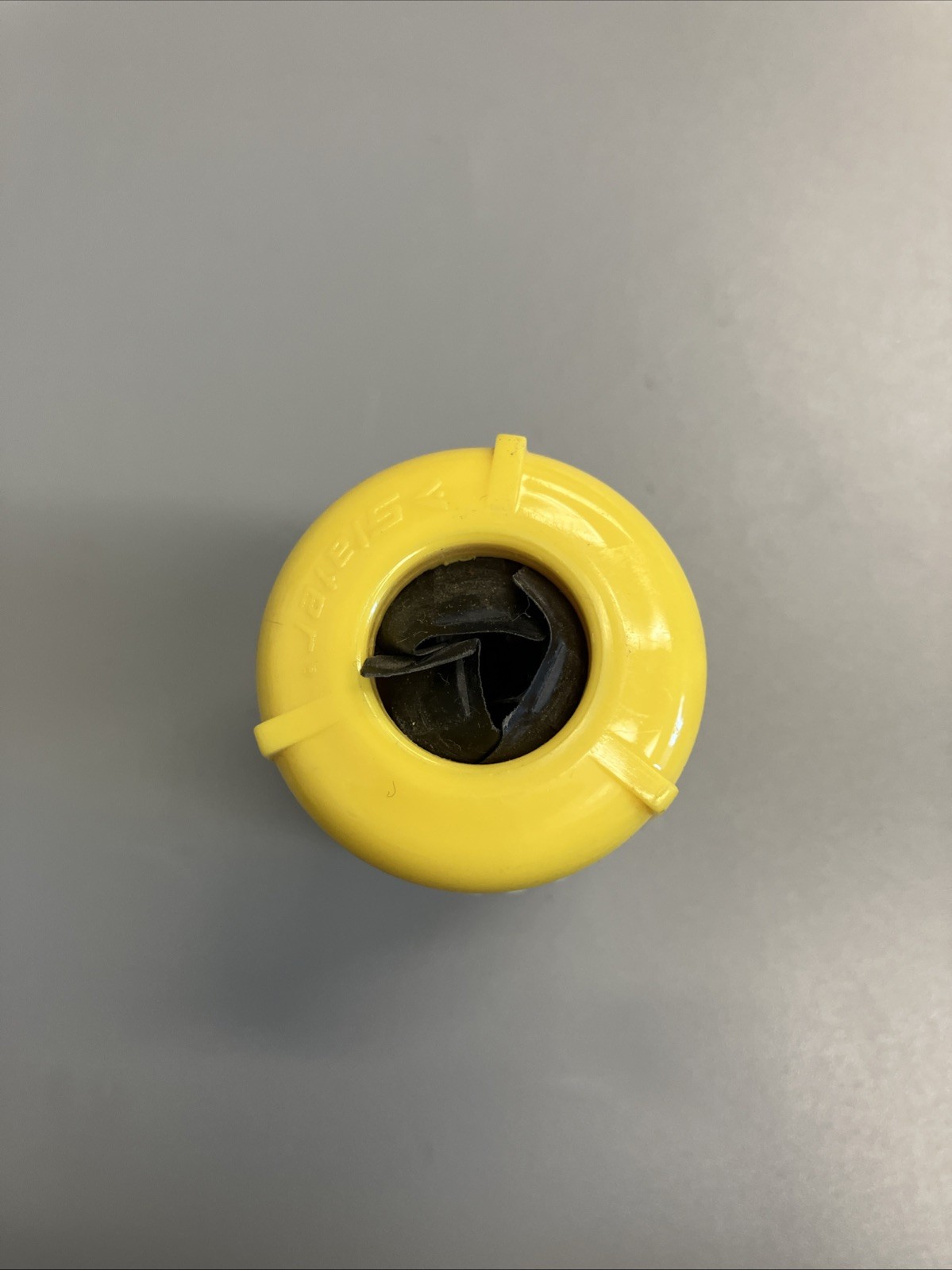 SLATER / ARROW-HART 15A 125V STRAIGHT BLADE FEMALE CORD END NEMA 5-15R