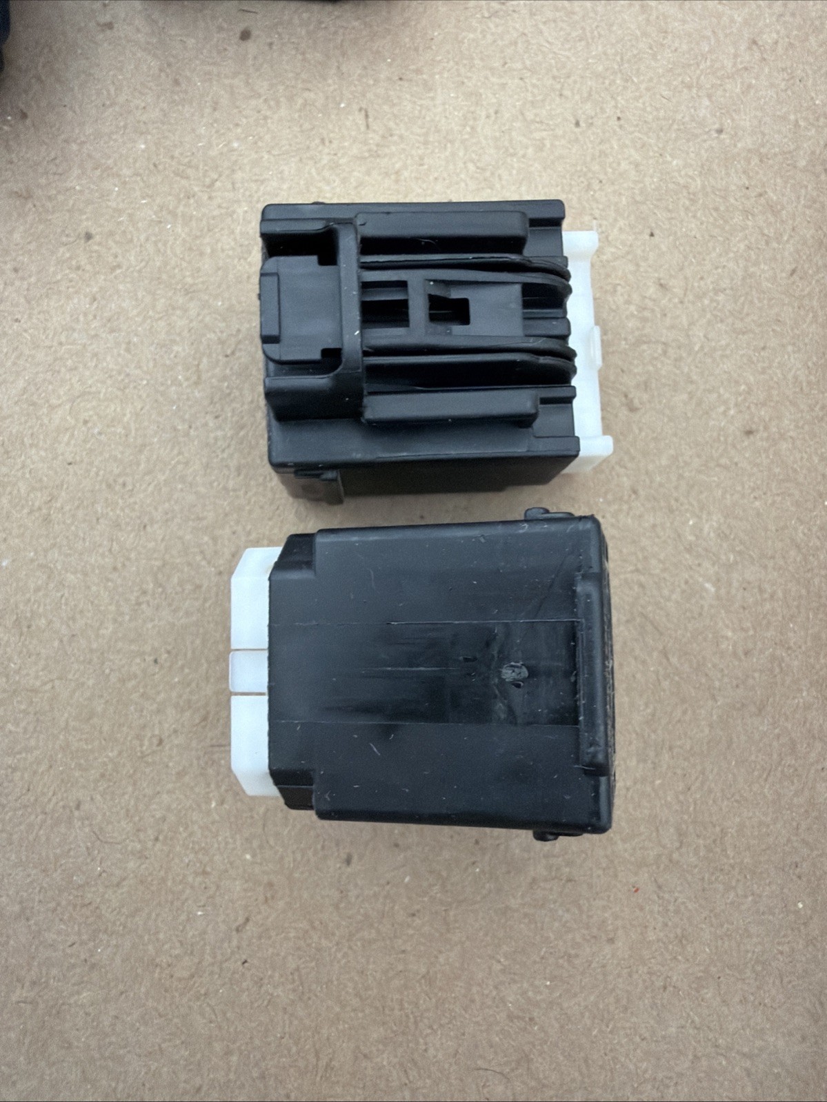 Lot of 999+ YAZAKI 7287-3831-30 Kaizen 6.3 Unsealed Connector.