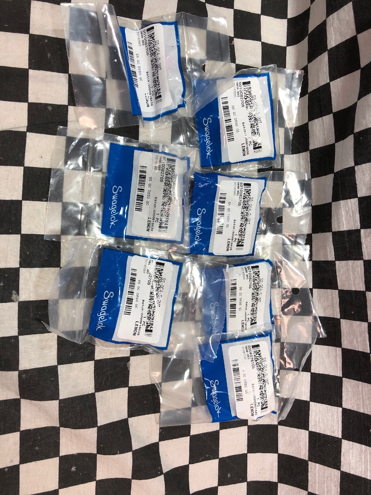 Lot Of 7 SWAGELOK SS-QC4-D-2MT, Quick Connect with Valve 1/4″ ISO THREAD, #1174B