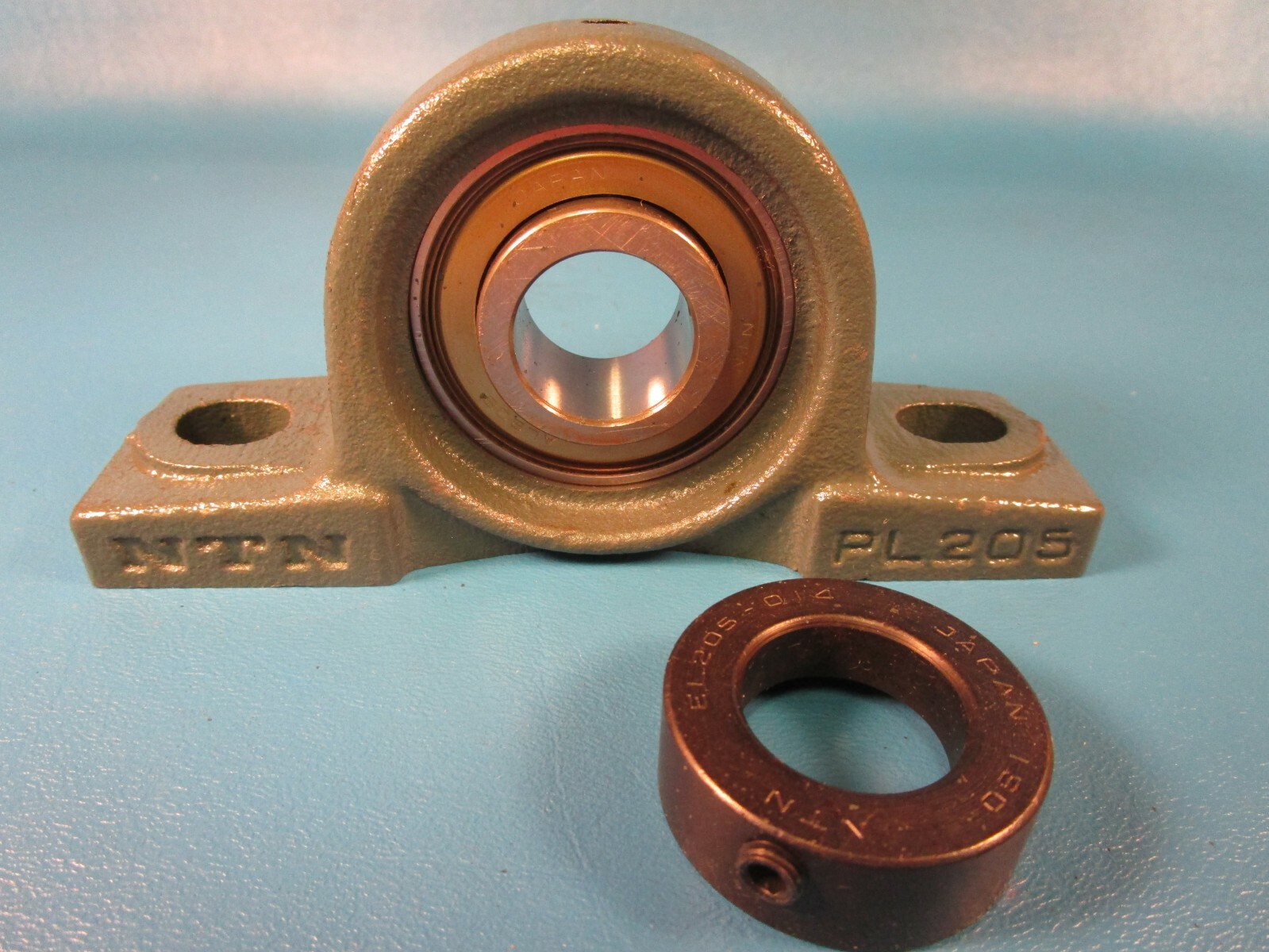 NTN AELPL205-014 Ball Bearing Pillow Block, 7/8″ Bore, Eccentric Locking Collar
