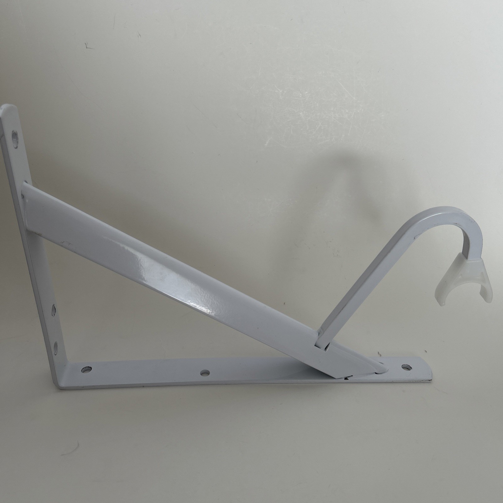 John Sterling RP-0495-WT White Max Duty Shelf and Rod Bracket