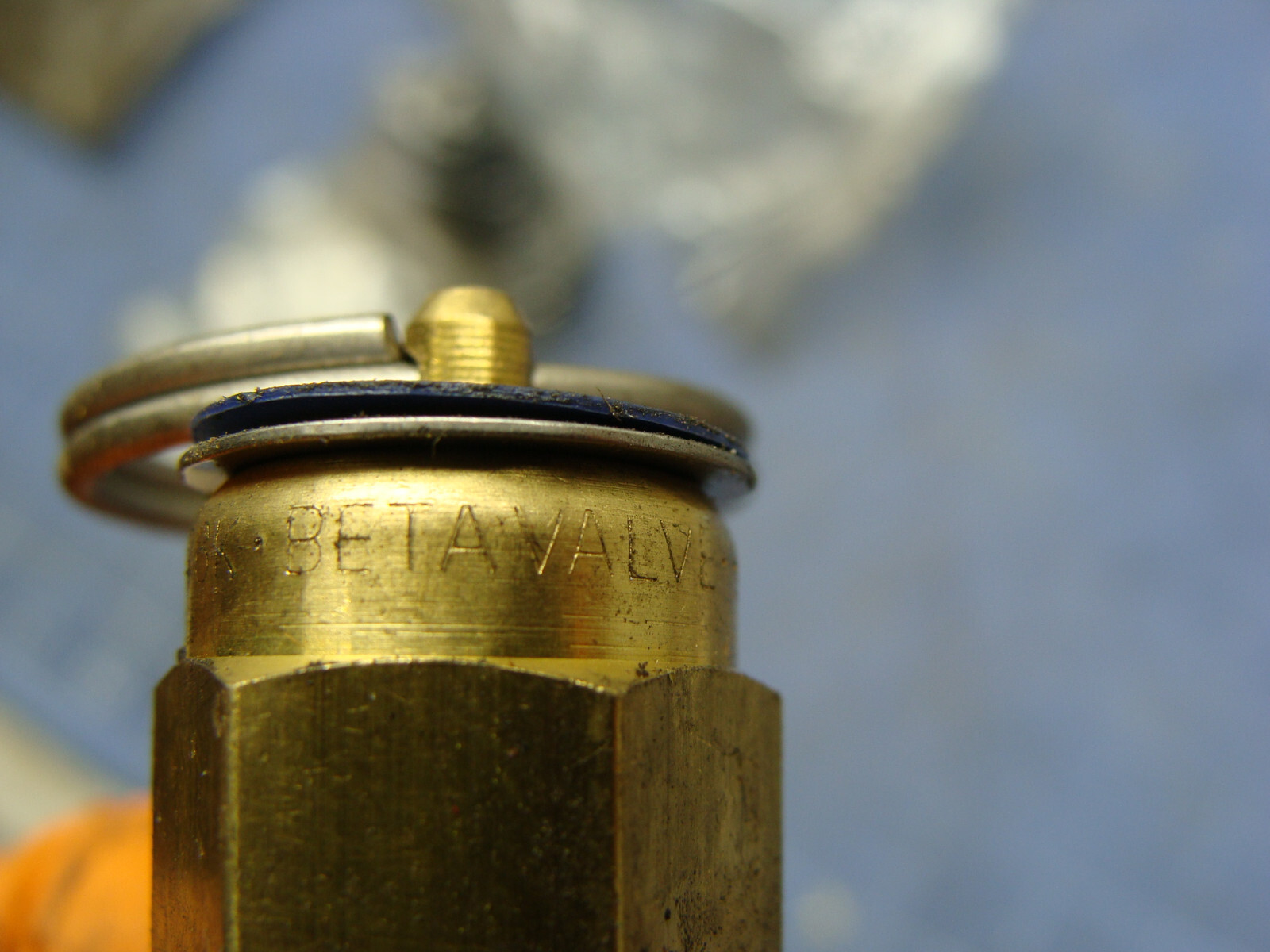 LOT OF 4 TOMCO SERIES 1776K BETAVALVE PRESSURE RELIEF VALVES 1/4″ NPT MALE