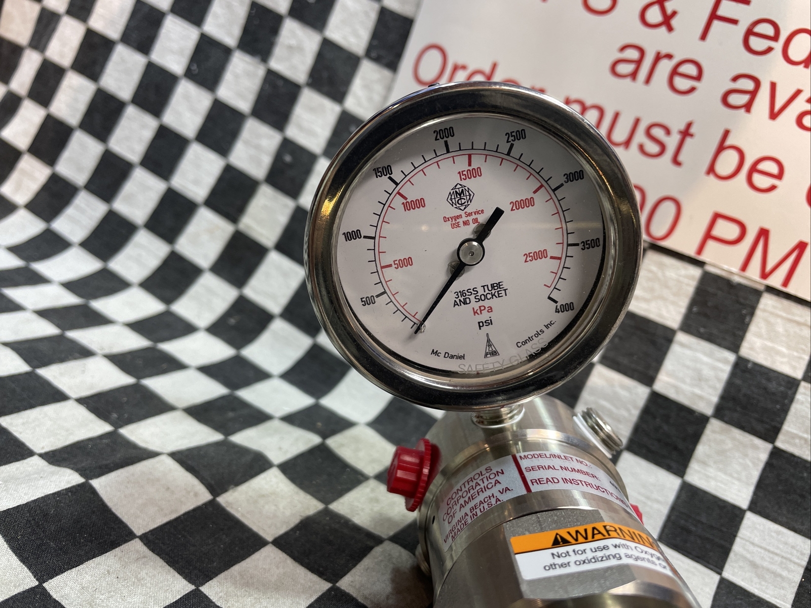 CONCOA 4933001-01-000, REGULATOR WITH GAUGE 4000 PSI, 493300101000, SHIPSAMEDAY,