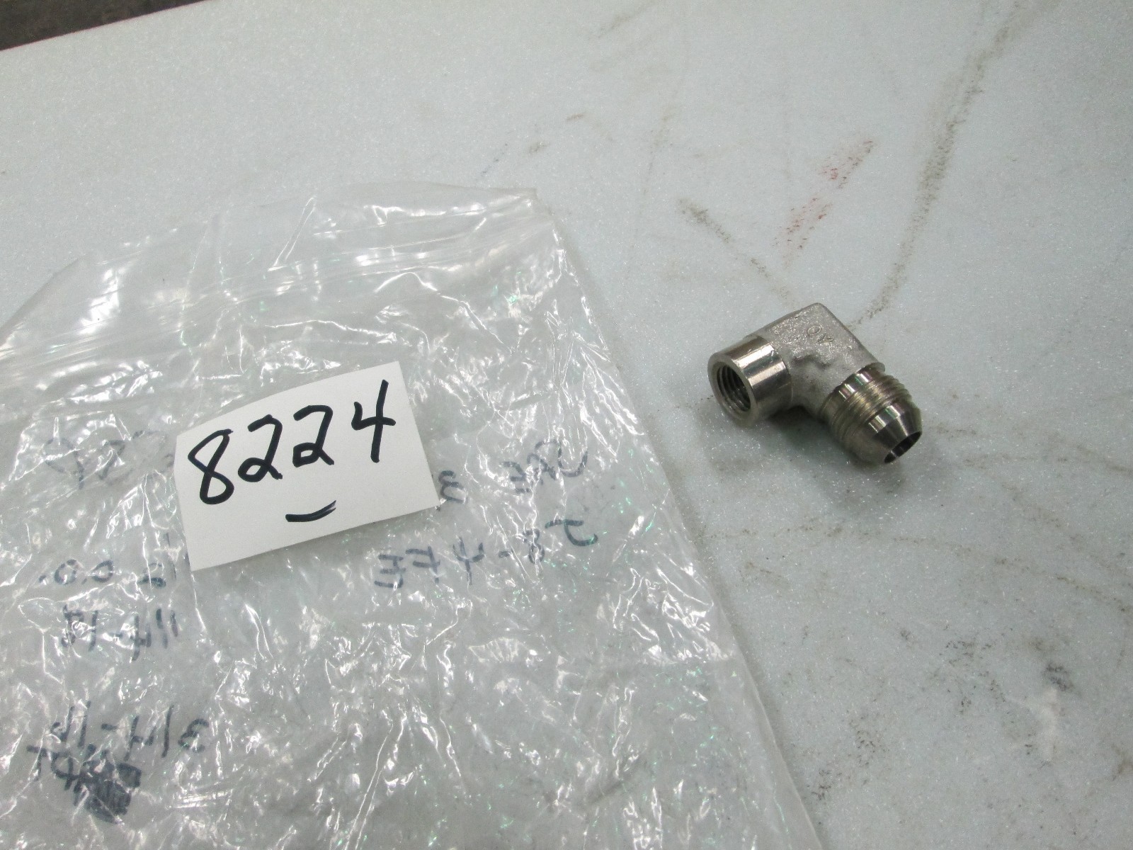 SSP Female Elbow P/N J8-4FE 1/2″ 37 Degree Male Flare X 1/4″ FNPT 316 S/S (NEW)