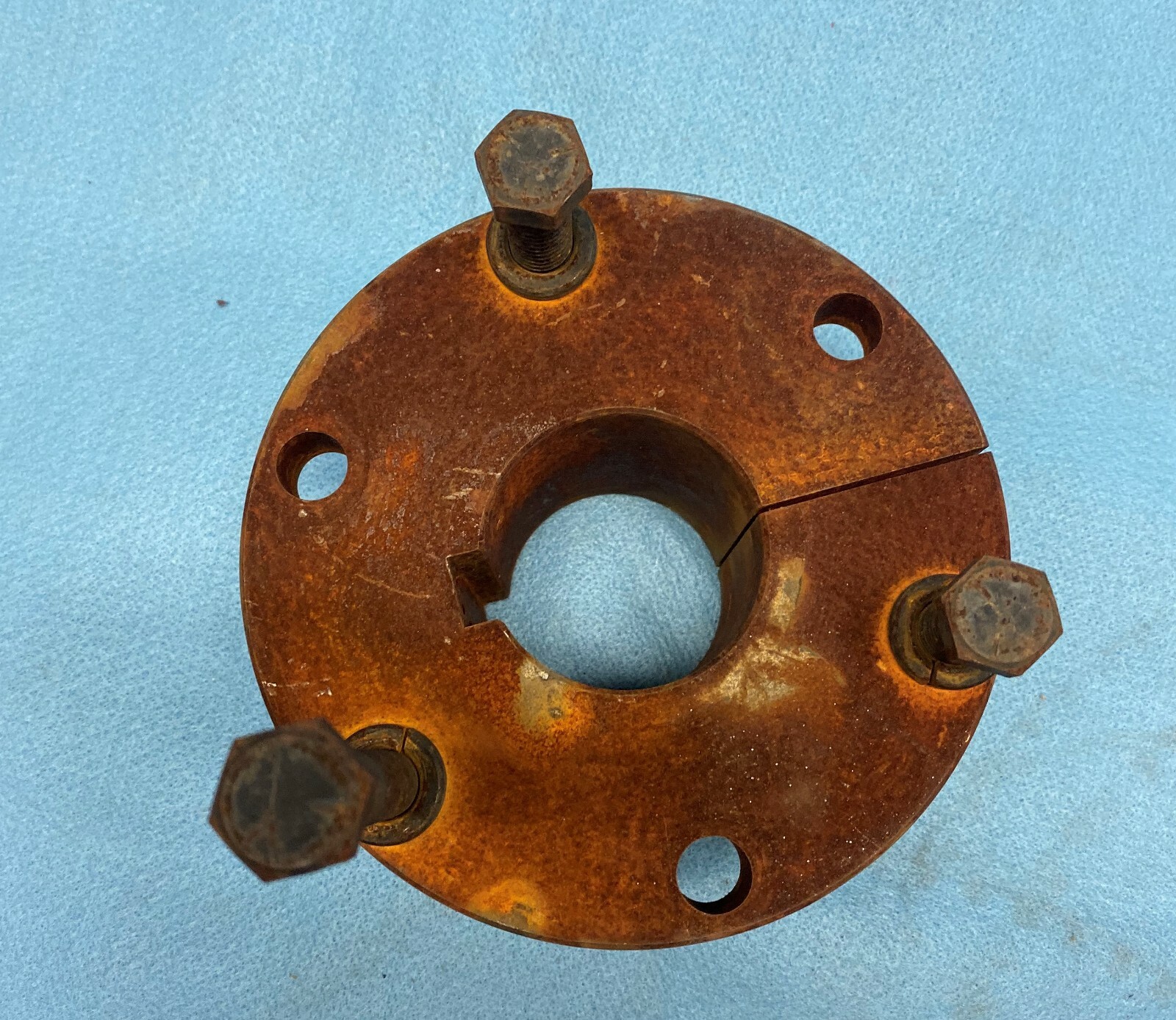 6 HOLE HUB, FLANGE O.D. 6.64″, HUB O.D. 4.37″, BORE 2.5″, STUB LENGTH 3″