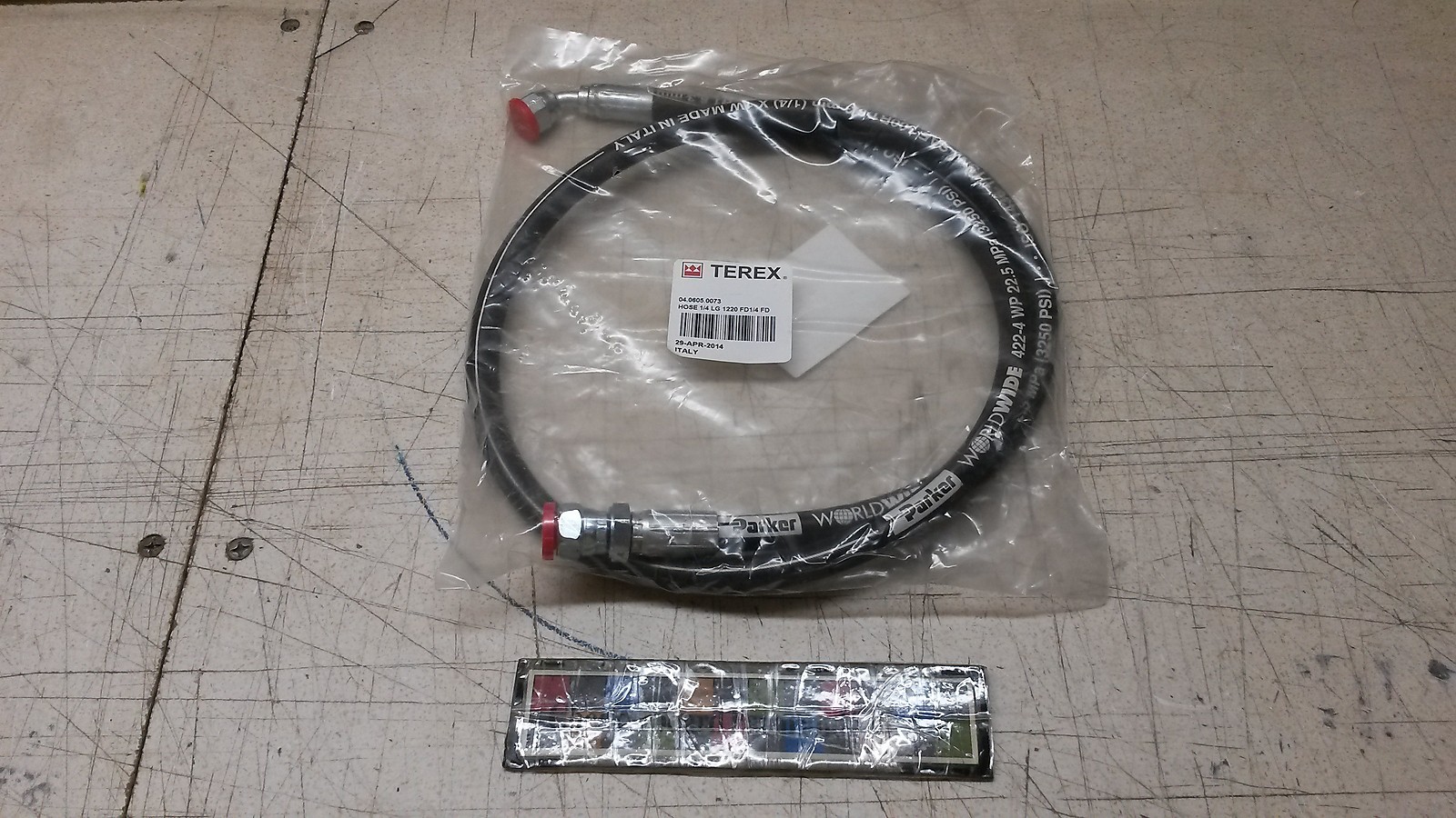 NOS Terex Hose Assembly 04.0605.0073 F421JCGU040404-1220 1/4 LG 1200 FD1/4 FD