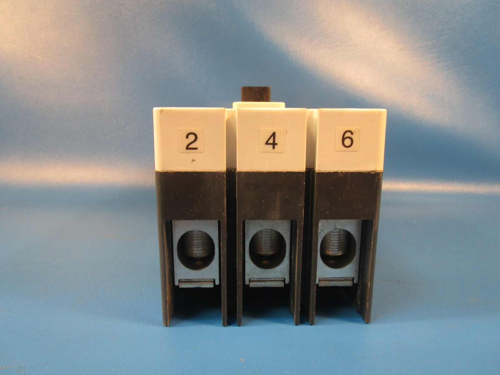 Eaton HJW3250V Molded Case Breaker HJW 3 Pole, 250A 690V 50/60Hz