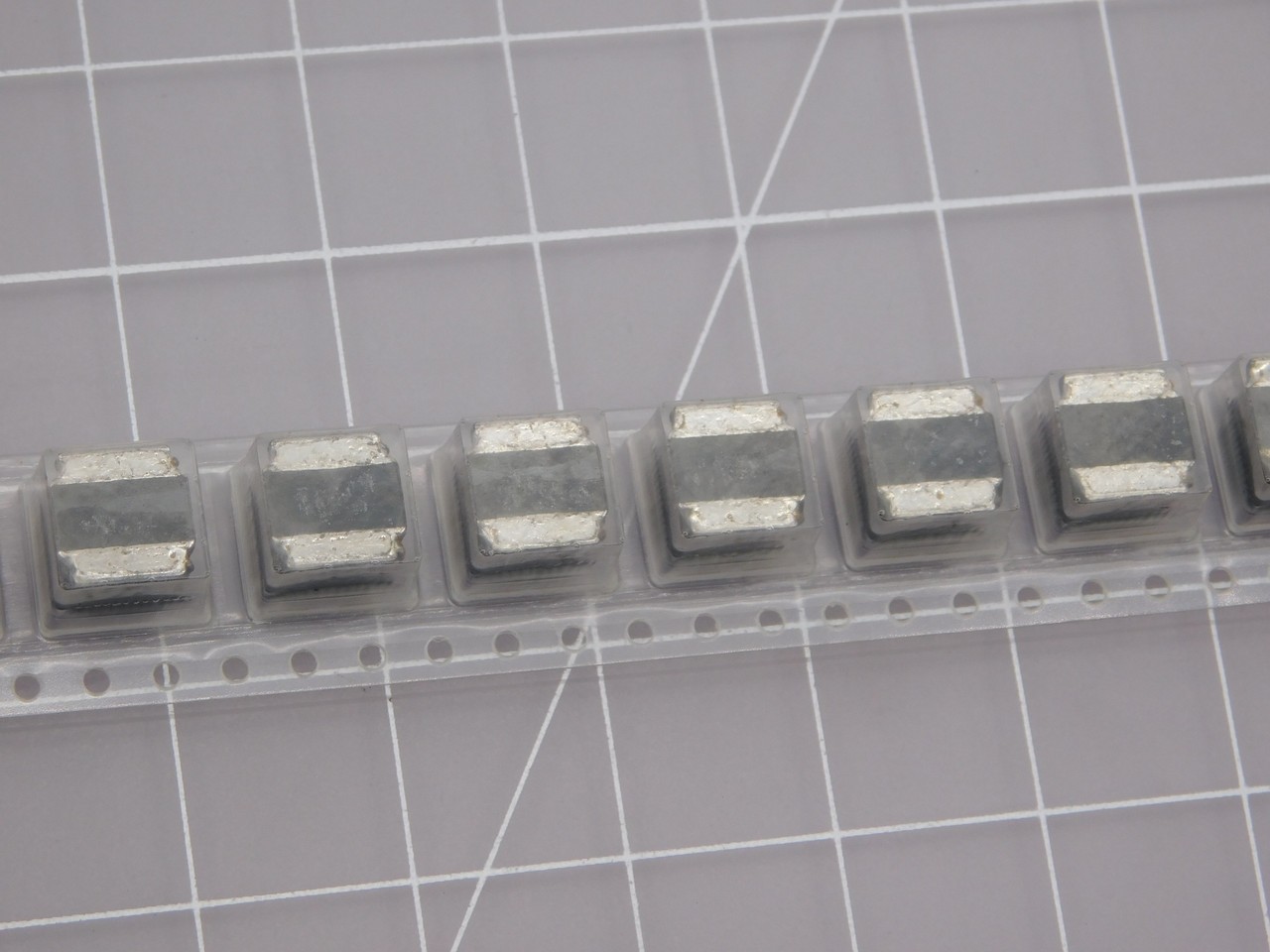 Lot of 357 SHENZHEN SUNLORD ELECTRONICS SWPA8065S220MTP01 2.7A 22uH ±20% SMD,8×8