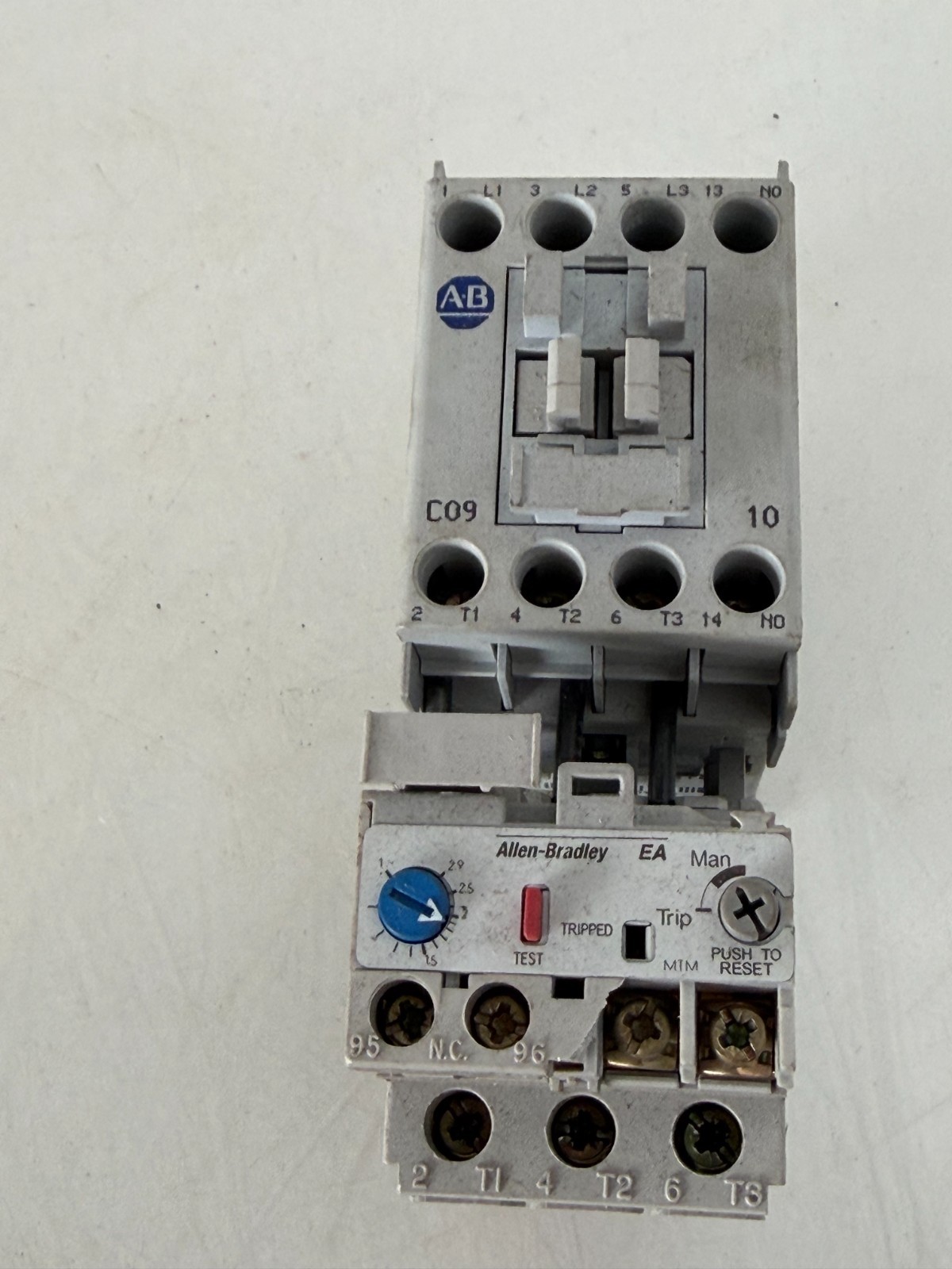 ALLEN BRADLEY 100-C09*10 /A CONTACTOR 600VAC 25A 193-EA1EB /A OVERLOAD RELAY (34
