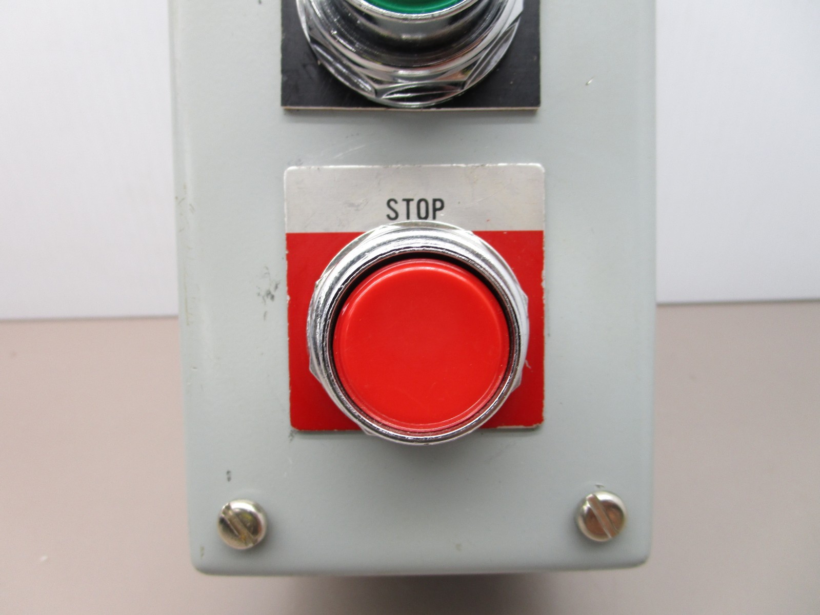 Hoffman E-3PB Push Button Enclosure with Switches OFF-ON / Start / Stop
