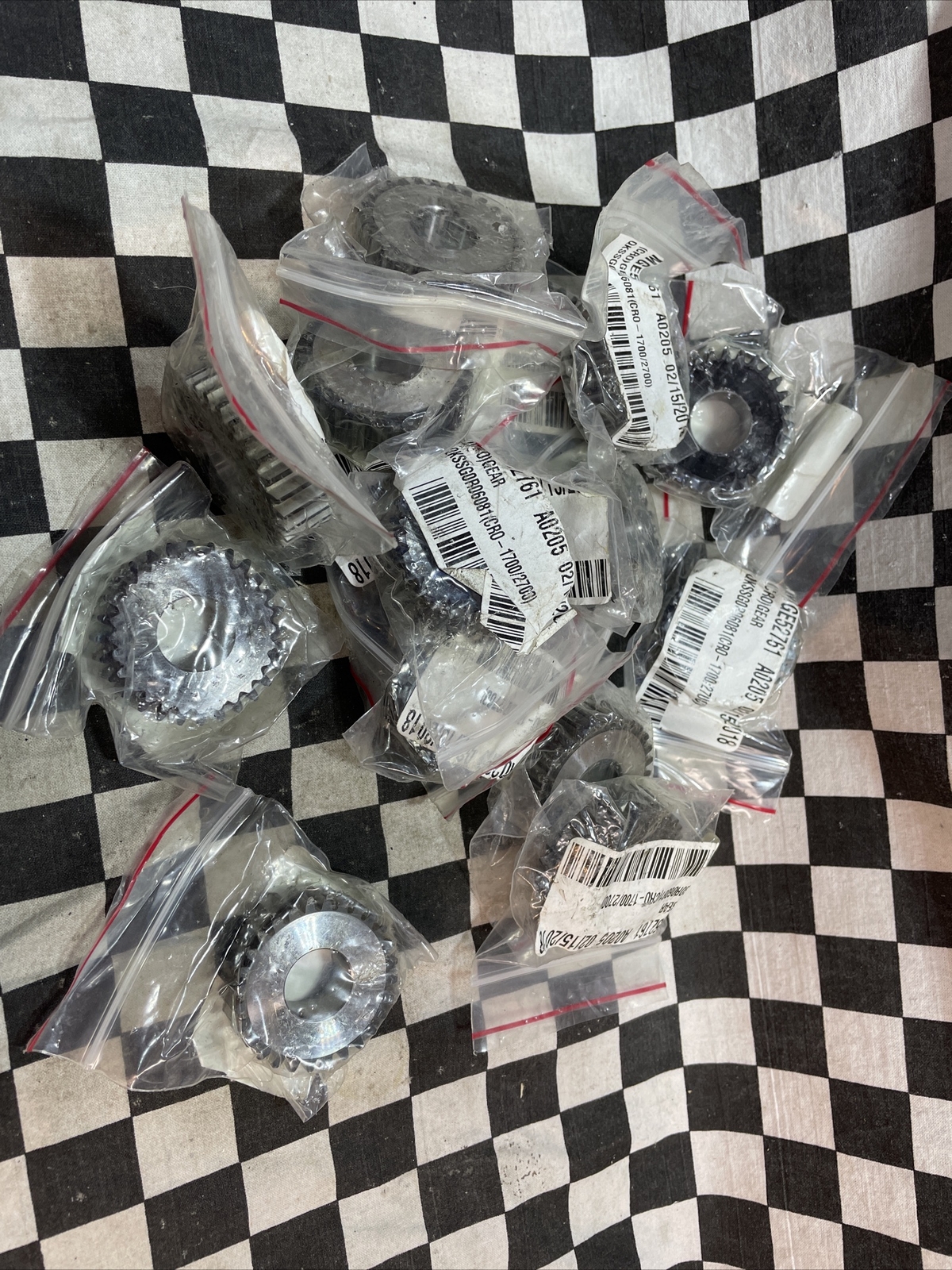 QKSSG0R06081, MGE52761, CR0-1700/2700 ( CRO) GEAR, LOT OF 16, SHIPSAMEDAY