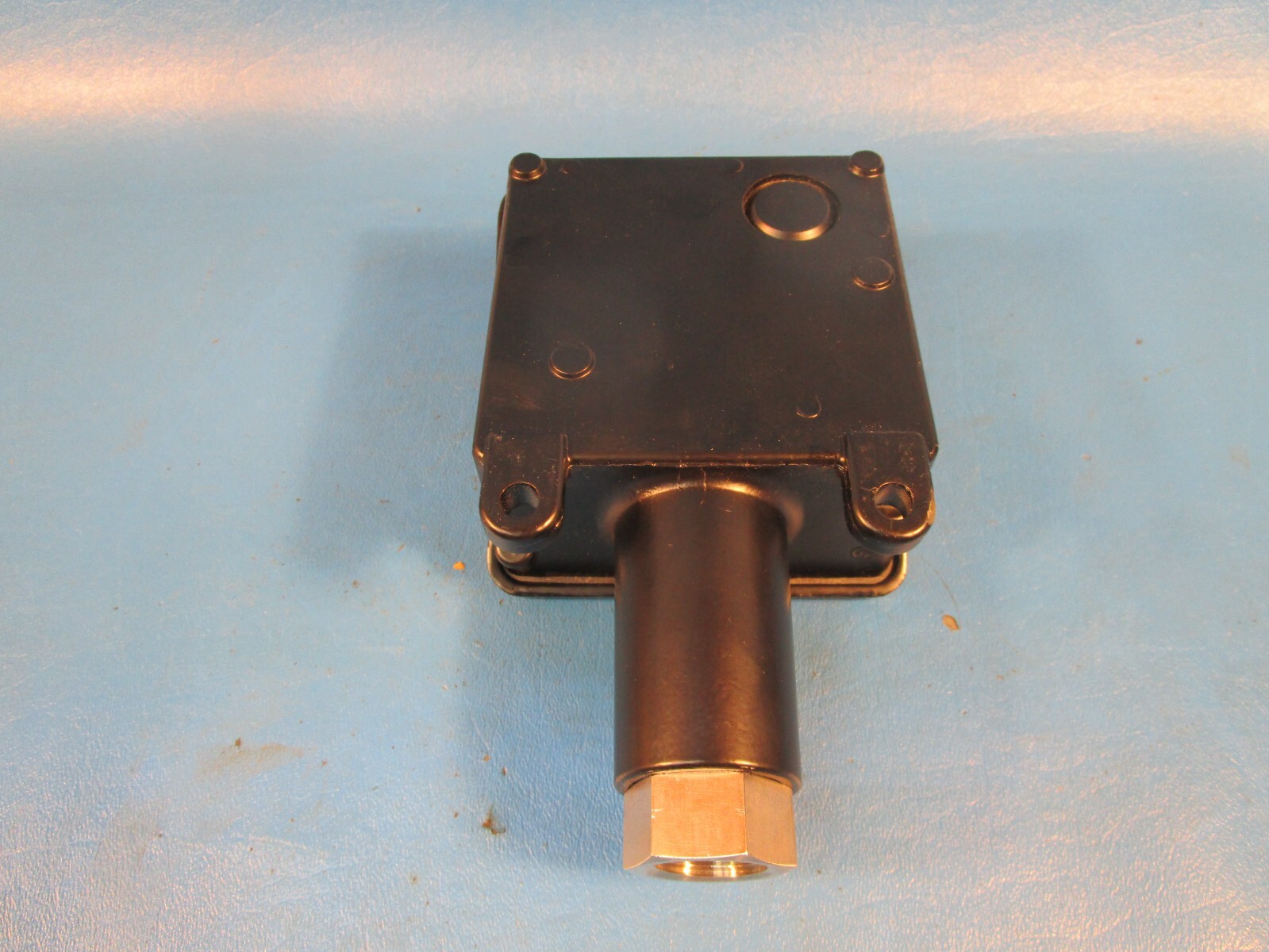 UNITED ELECTRIC CONTROLS TYPE H117, Pressure Switch, MODEL 194, RANGE 200-1700