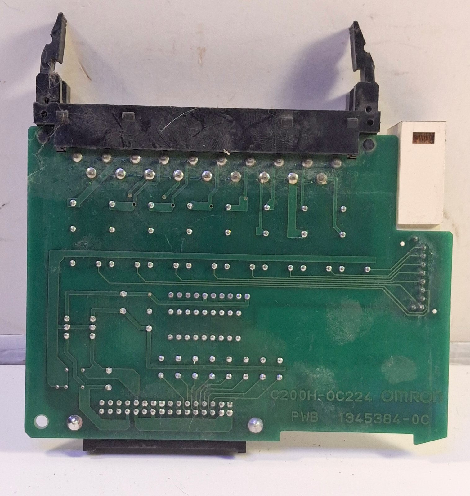 1 USED OMRON C200H-0C224 OUTPUT UNIT MODULE ***MAKE OFFER***