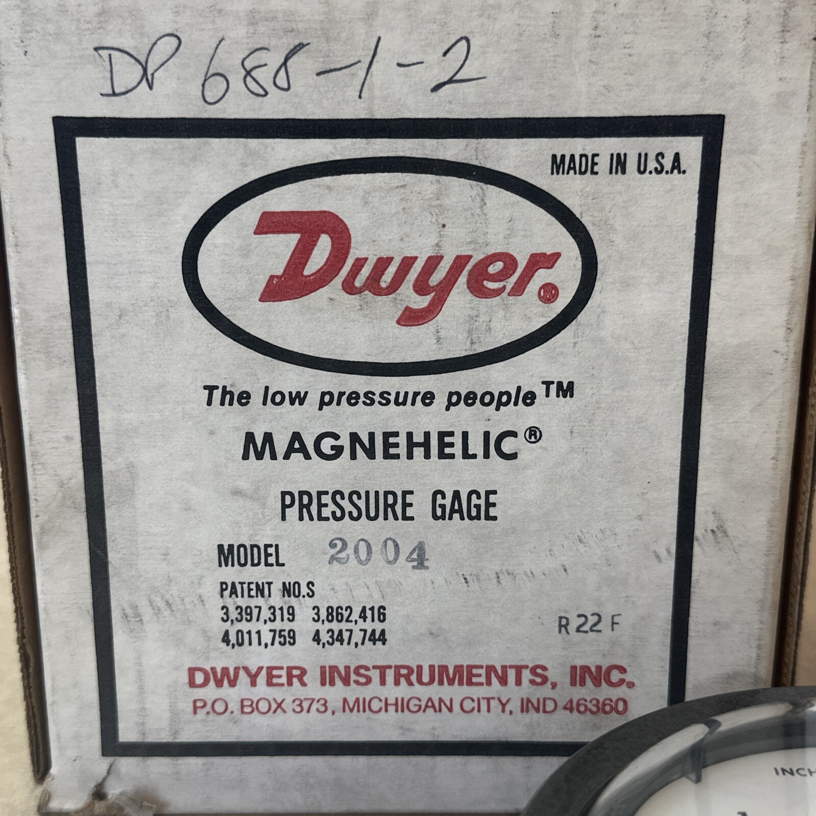 BRAND NEW IN BOX- Dwyer Magnehelic Model 2004 Gauge 0-4” H2O 15PSIG Max FASTSHIP
