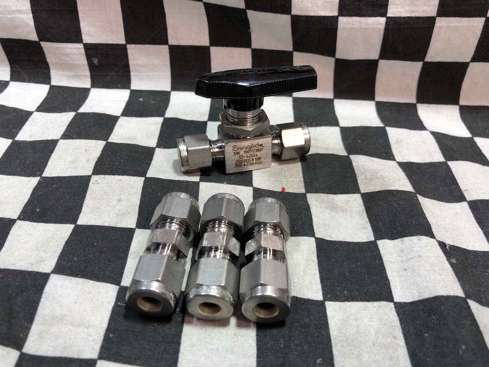 SWAGELOK BALL VALVE 1/4”, SS-42GS4 & SS-400-6, LOT OF 4, SHIPSAMEDAY#1541N20