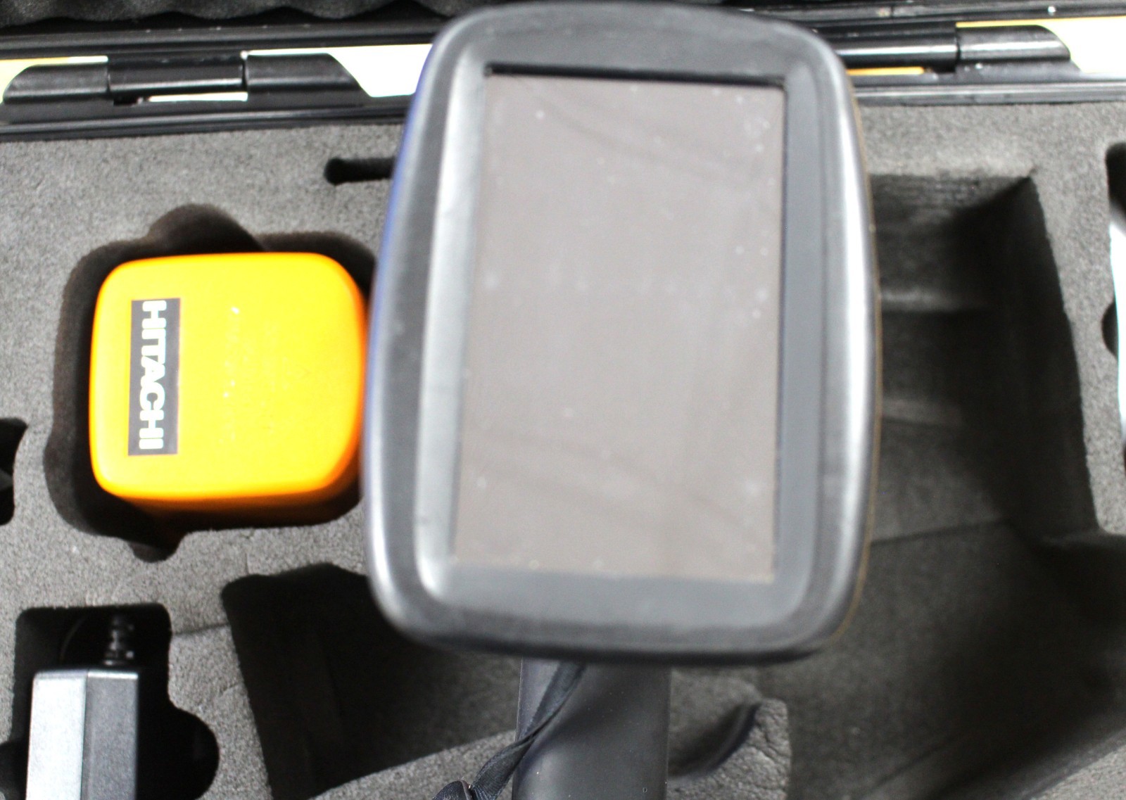 HITACHI Oxford X-MET 8000 EXPERT CG SMART XRF Handheld Analyzer