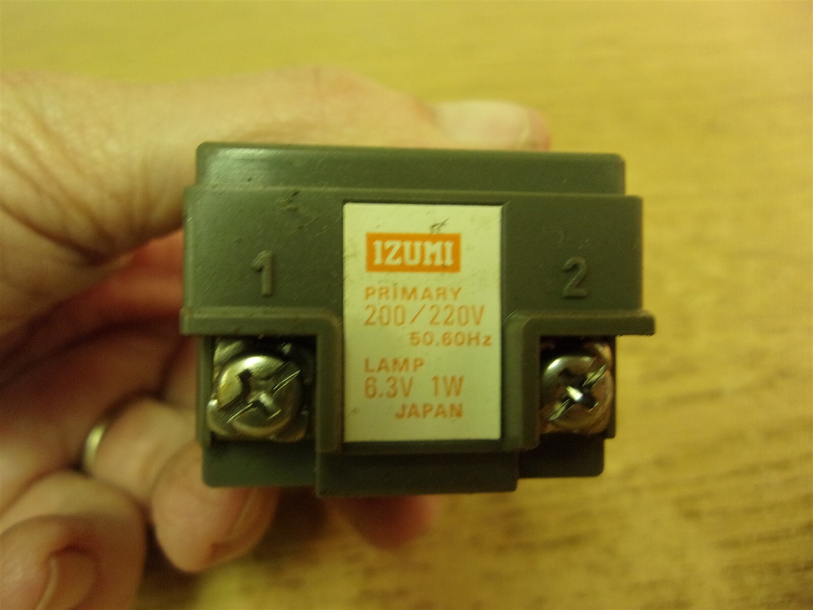 Izumi 200/220V Pilot Light Switch White *FREE SHIPPING*