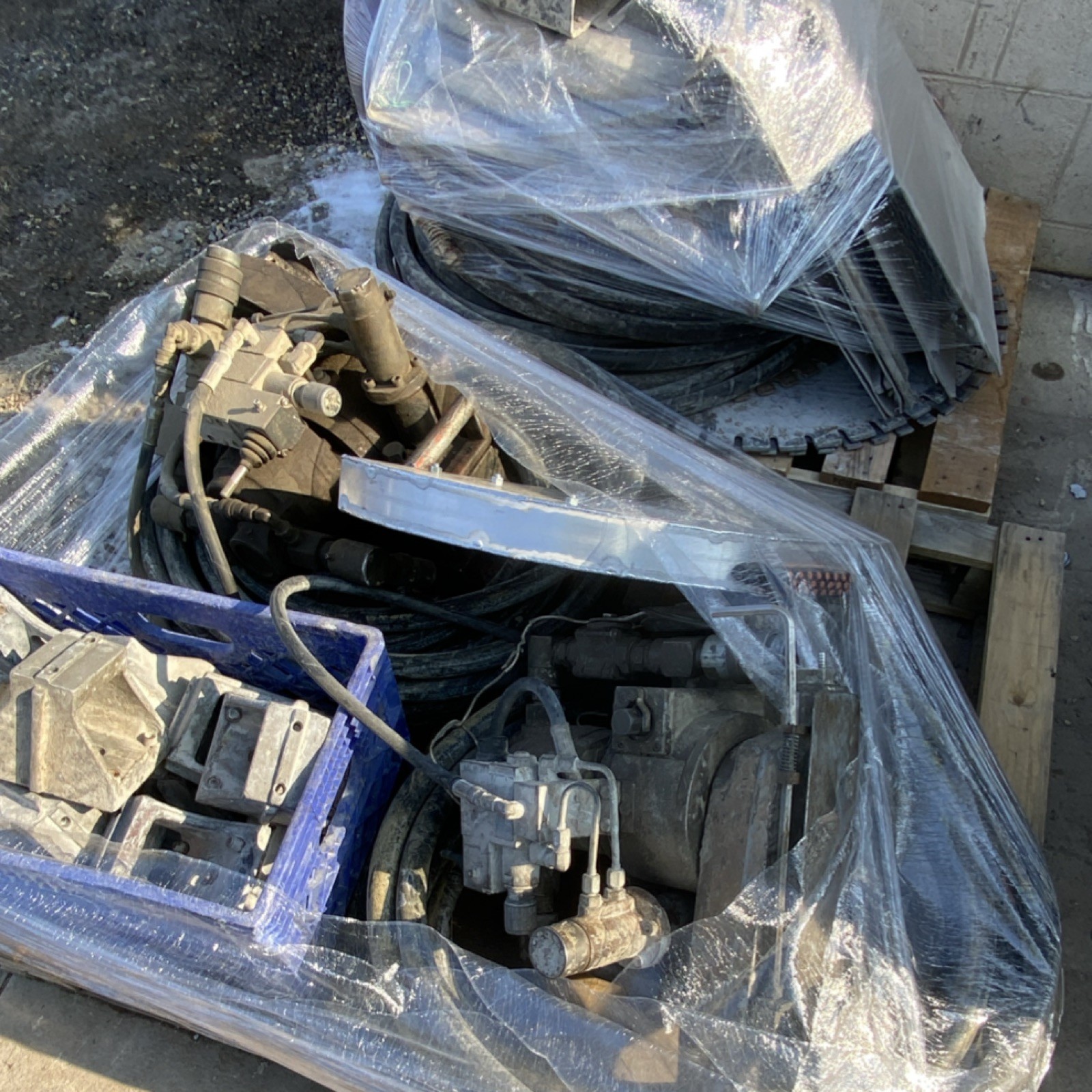 Assorted Industrial Equipment and Metal Parts Variety Bulk Pallet Lot