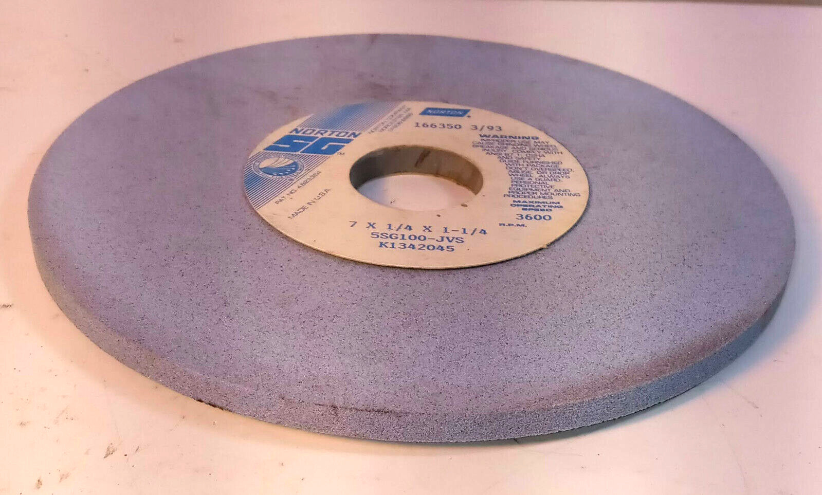1 NEW NORTON SG 5SG100-JVS 7 X 1/4 X 1-1/4 GRINDING WHEEL NNB ***MAKE OFFER***