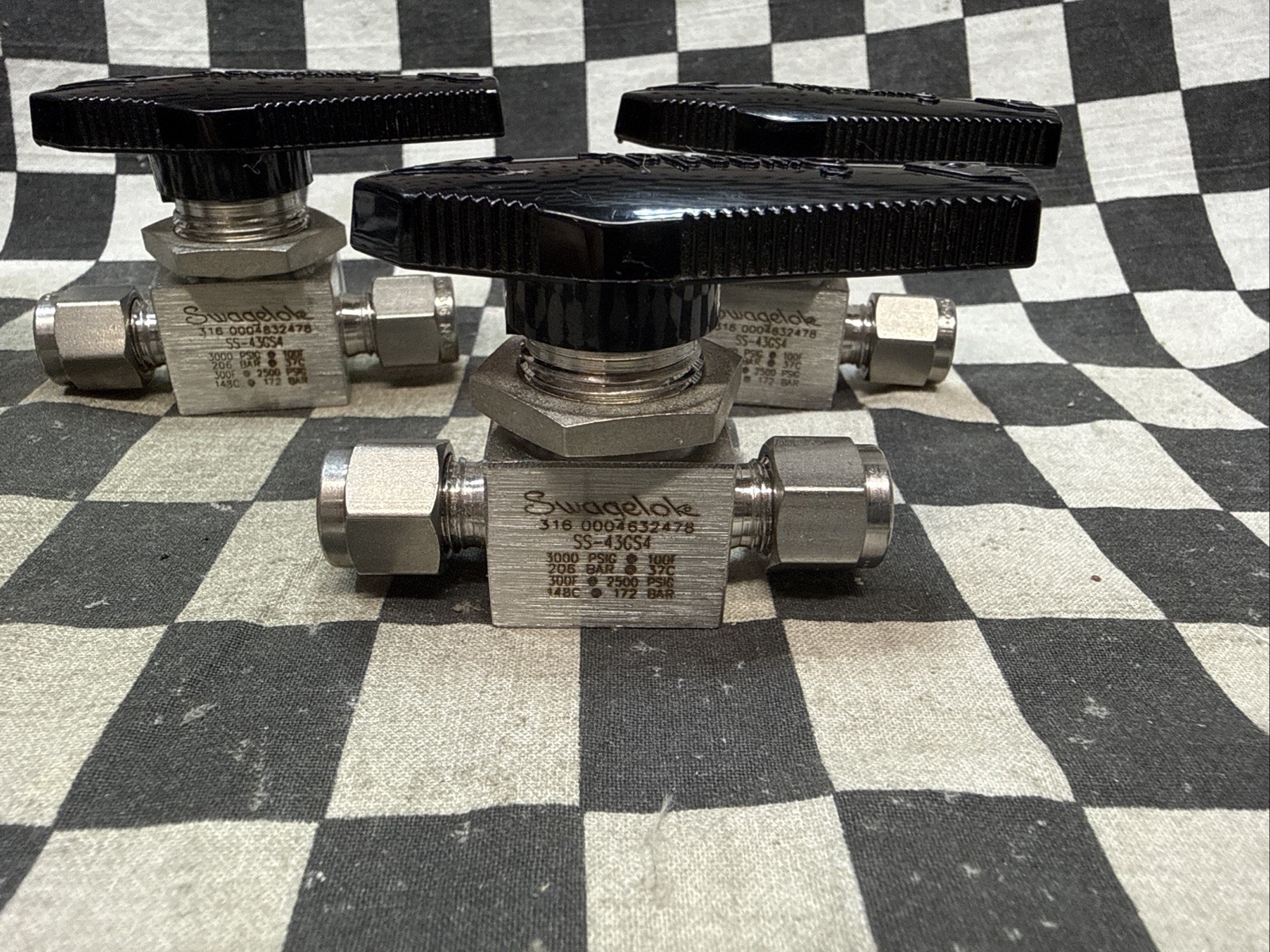 SWAGELOK Ball Valve 1/4″”, SS-43GS4 & SS-42GS4, LOT OF 6, SHIPSAMEDAY#1550P2