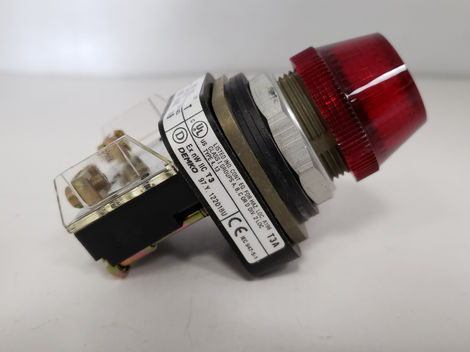 ALLEN BRADLEY 800T-Q10R PILOT LIGHT 30.5mm 120V RED LENS SERIES TNIB