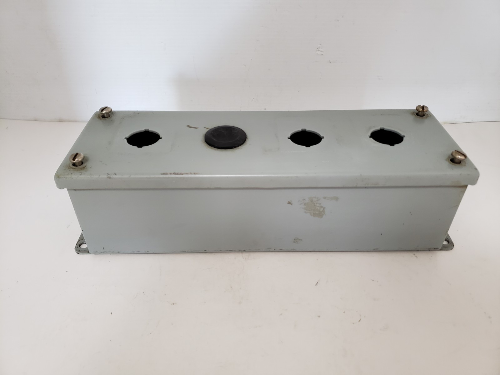 HOFFMAN E4PBG PUSHBUTTON ENCLOSURE 4 HOLE