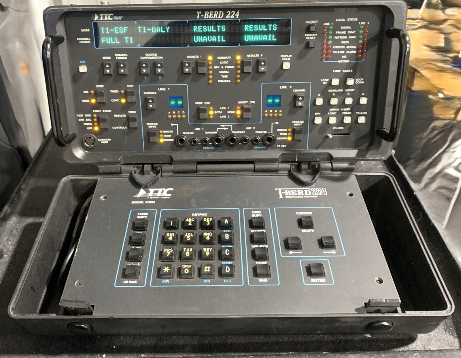 TTC T-BERD 224 T1 DS1 Transmission/Communication Analyzer 115VAC Power Tested